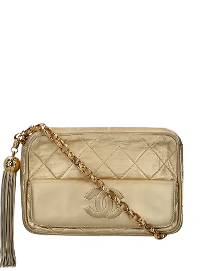 Pre-owned Chanel Matelassé Shoulder Bag In Gold