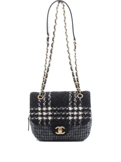 Pre-owned Chanel Matelassé Tweed Shoulder Bag In Black
