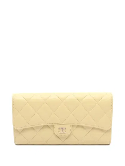 Pre-owned Chanel Matelassé Wallet In Yellow