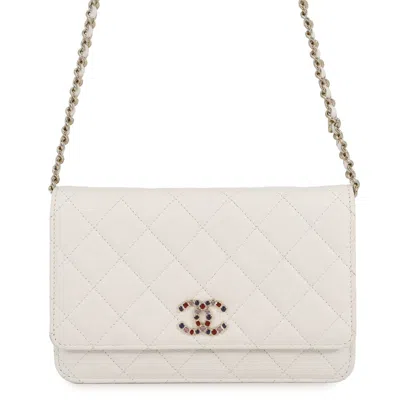 Pre-owned Chanel Matelasse White Grained Calfskin Chain/shoulder Wallet ()