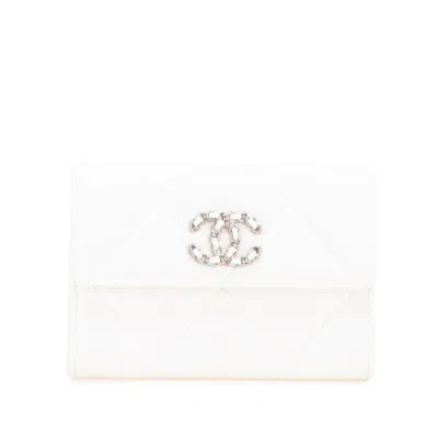 Pre-owned Chanel Matelasse White Leather Wallet (tri-fold) ()