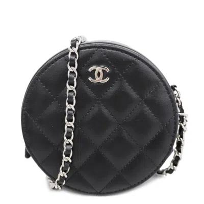 Pre-owned Chanel Matelassée Leather Shoulder Bag () In Black
