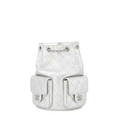 Pre-owned Chanel Matte Silver Metallic Leather Backpack ()