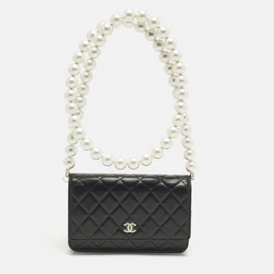 Pre-owned Chanel Maxi Pearls Black Quilted Leather Wallet On Chain