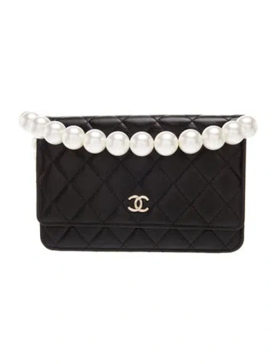 Pre-owned Chanel Maxi Pearls Mini Wallet On Chain In Black