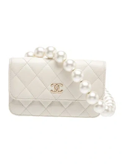 Pre-owned Chanel Maxi Pearls Mini Wallet On Chain In White