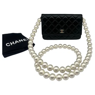 Pre-owned Chanel Maxi Pearls Wallet On Chain Woc Black Quilted Mini Bag