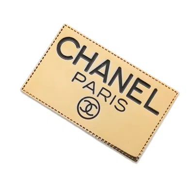 Pre-owned Chanel Metal Brooch () In Gold