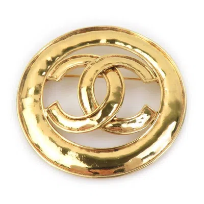 Pre-owned Chanel Metal Brooch () In Gold