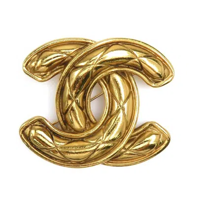 Pre-owned Chanel Metal Brooch () In Gold