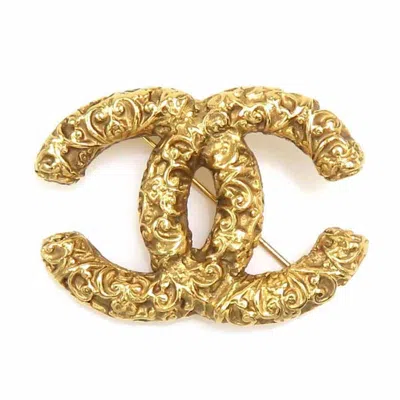 Pre-owned Chanel Metal Brooch () In Gold