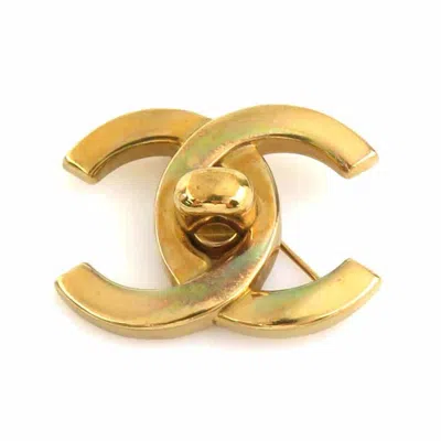 Pre-owned Chanel Metal Brooch () In Gold