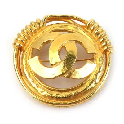 Pre-owned Chanel Metal Brooch () In Gold