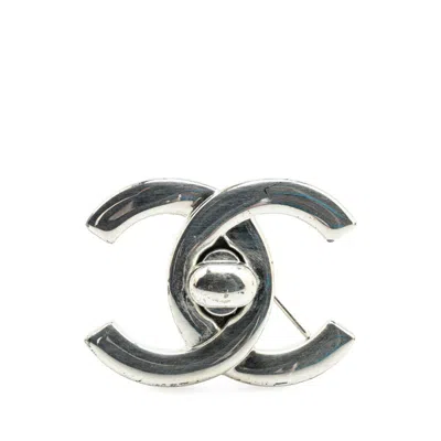 Pre-owned Chanel Metal Brooch () In Silver