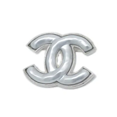 Pre-owned Chanel Metal Brooch () In Silver