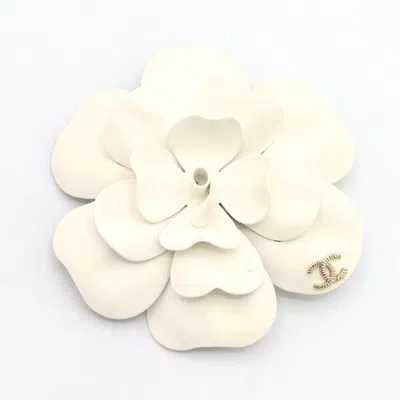 Pre-owned Chanel Metal Pin Brooch () In White