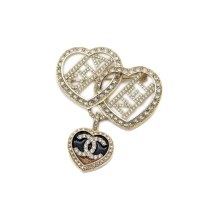 Pre-owned Chanel Metal Rhinestone Brooch () In Gold