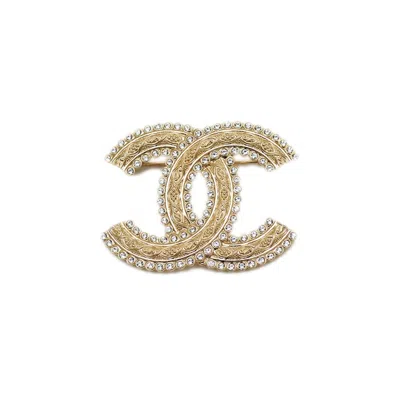 Pre-owned Chanel Metal Rhinestone Brooch () In Gold