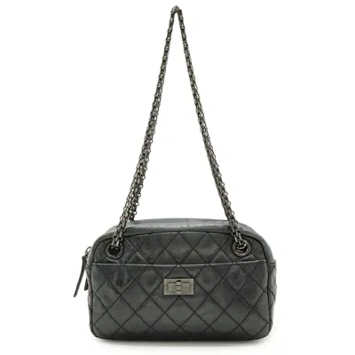 Pre-owned Chanel Metallic Gray Leather Pochette Shoulder Bag ()