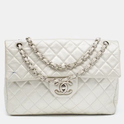 Pre-owned Chanel Metallic Grey Quilted Leather Maxi Classic Single Flap Bag