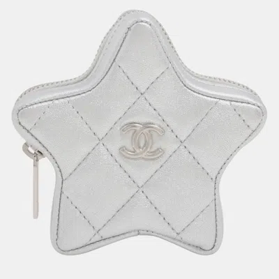 Pre-owned Chanel Metallic Lambskin Walk Of Fame Star Clip On Coin Purse In Silver