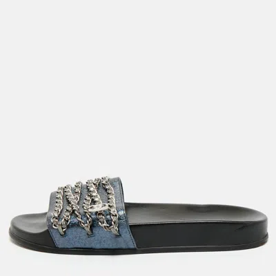 Pre-owned Chanel Metallic Leather Cc Pool Slide Sandals Size 41 In Silver