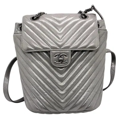 Pre-owned Chanel Metallic Silver Chevron Quilted Calfskin Small Urban Spirit Backpack
