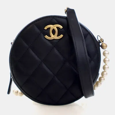 Pre-owned Chanel Mini Black Lambskin Pearl Chain Round Clutch