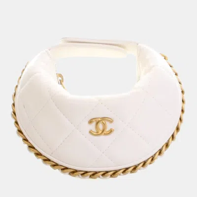 Pre-owned Chanel Mini Crumpled White Calfskin Pouch