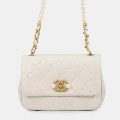 Pre-owned Chanel Mini Matelasse Pearl Chain White Lambskin