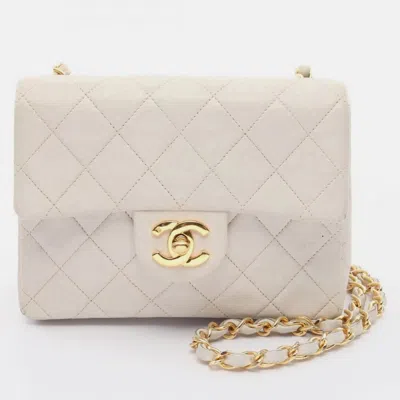 Pre-owned Chanel Mini Matelasse White Lambskin Shoulder Bag