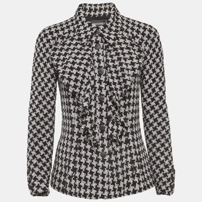 Pre-owned Chanel Monochrome Houndstooth Tweed Ruffled Jacket M In Black