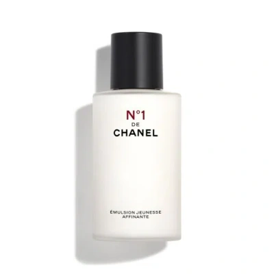 Chanel N°1 De  Refining Youth Emulsion Refines Skin Texture - Mattifies - Smooths