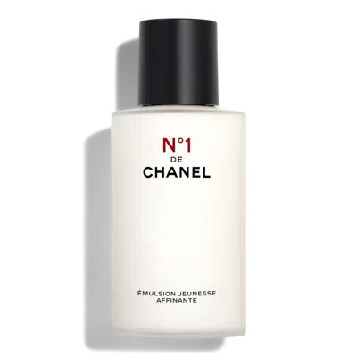 Chanel N°1 De  Refining Youth Emulsion Refines Skin Texture - Mattifies - Smooths