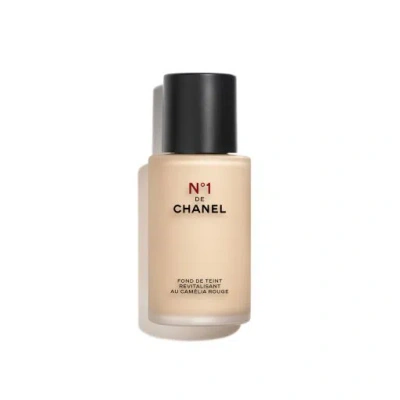 Chanel N°1 De  Revitalizing Foundation Illuminates - Moisturizes - Protects In White