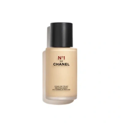 Chanel N°1 De  Revitalizing Foundation Illuminates - Moisturizes - Protects In White
