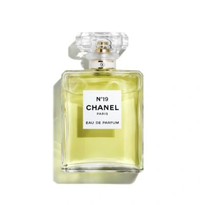 Chanel N°19 Eau De Parfum Spray In Green