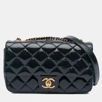 Pre-owned Chanel Navy Blue Paris-salzburg Small Patent And Goatskin Cc Eyelet Flap Bag