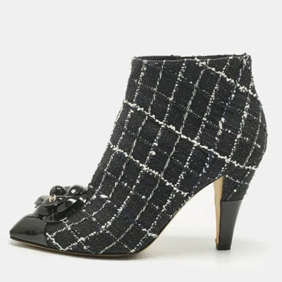 Pre-owned Chanel Navy Blue Patent Leather And Tweed Cc Ankle Length Boots Size 39