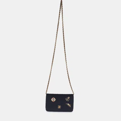 Pre-owned Chanel Navy Blue Quilted Felt Paris-hamburg Charms Wallet On Chain