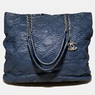 Pre-owned Chanel Navy Blue Quilted Matte Snakeskin Tote