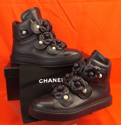 Pre-owned Chanel Navy Leather Camellia Flowers Pearls Cc G31628 Hi Top Sneakers 38.5 In Blue