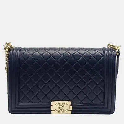 Pre-owned Chanel Navy Leather Medium Boy Bag In Navy Blue