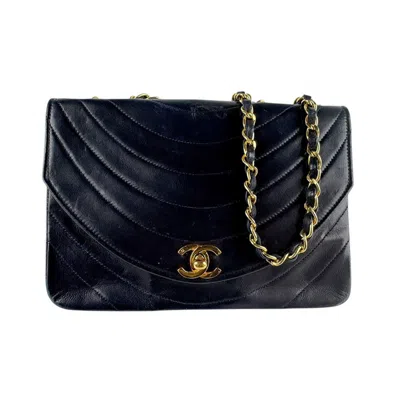 Pre-owned Chanel Navy Leather Shoulder Bag ()
