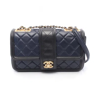 Pre-owned Chanel Navy Leather Shoulder Bag () In Multi