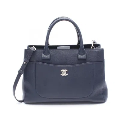Pre-owned Chanel Navy Leather Tote Bag () In Blue