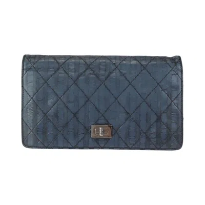 Pre-owned Chanel Navy Leather Wallet (bi-fold) () In Blue