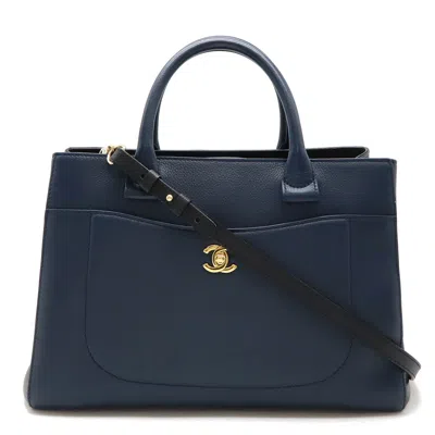 Pre-owned Chanel Neo Executive Leather Handbag A69930 In Black