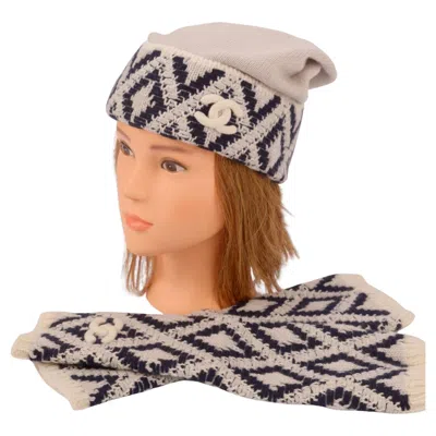 Pre-owned Chanel New Beanie & Fingerless Gloves Black & White Cashmere Set