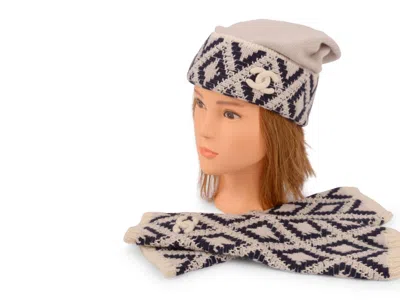 Pre-owned Chanel New Beanie & Fingerless Gloves Cashmere Set In Sand